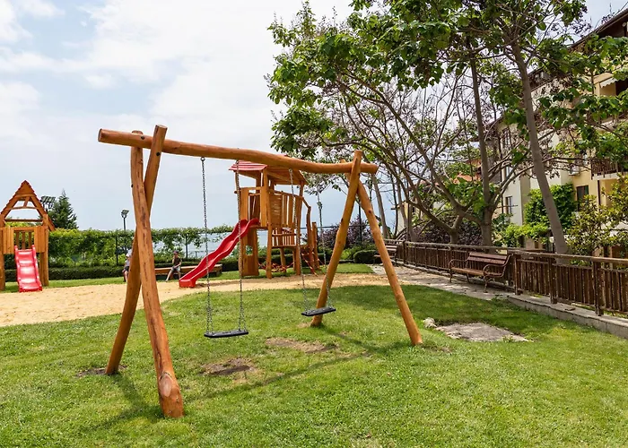 Hotel Garden Of Eden Complex